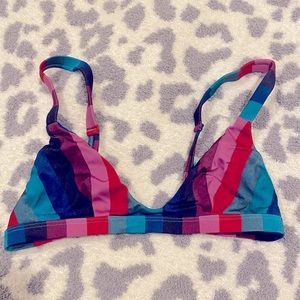 Billabong Bikini top. Size small